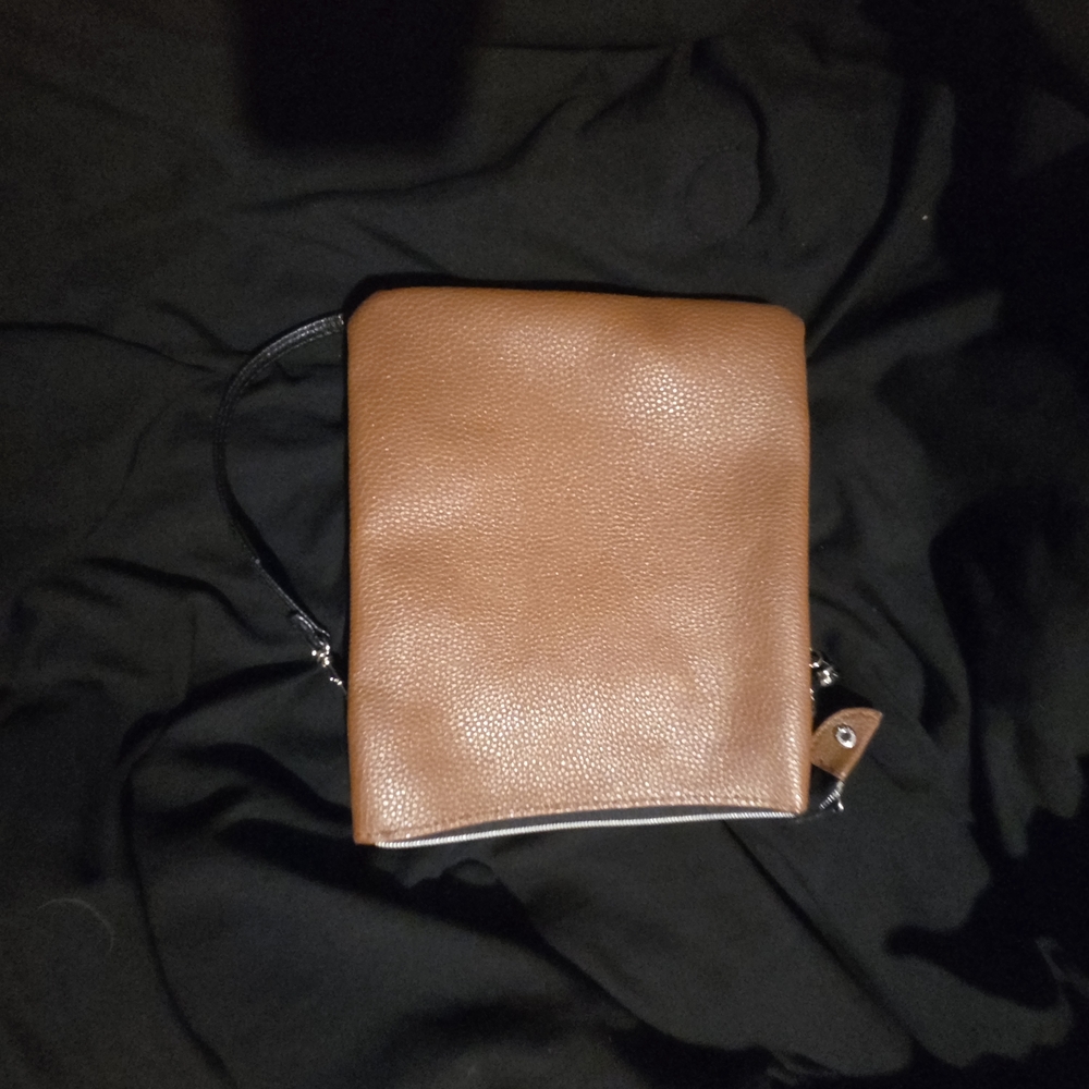 Stone Mountain Accessories Tan Crossbody Bag